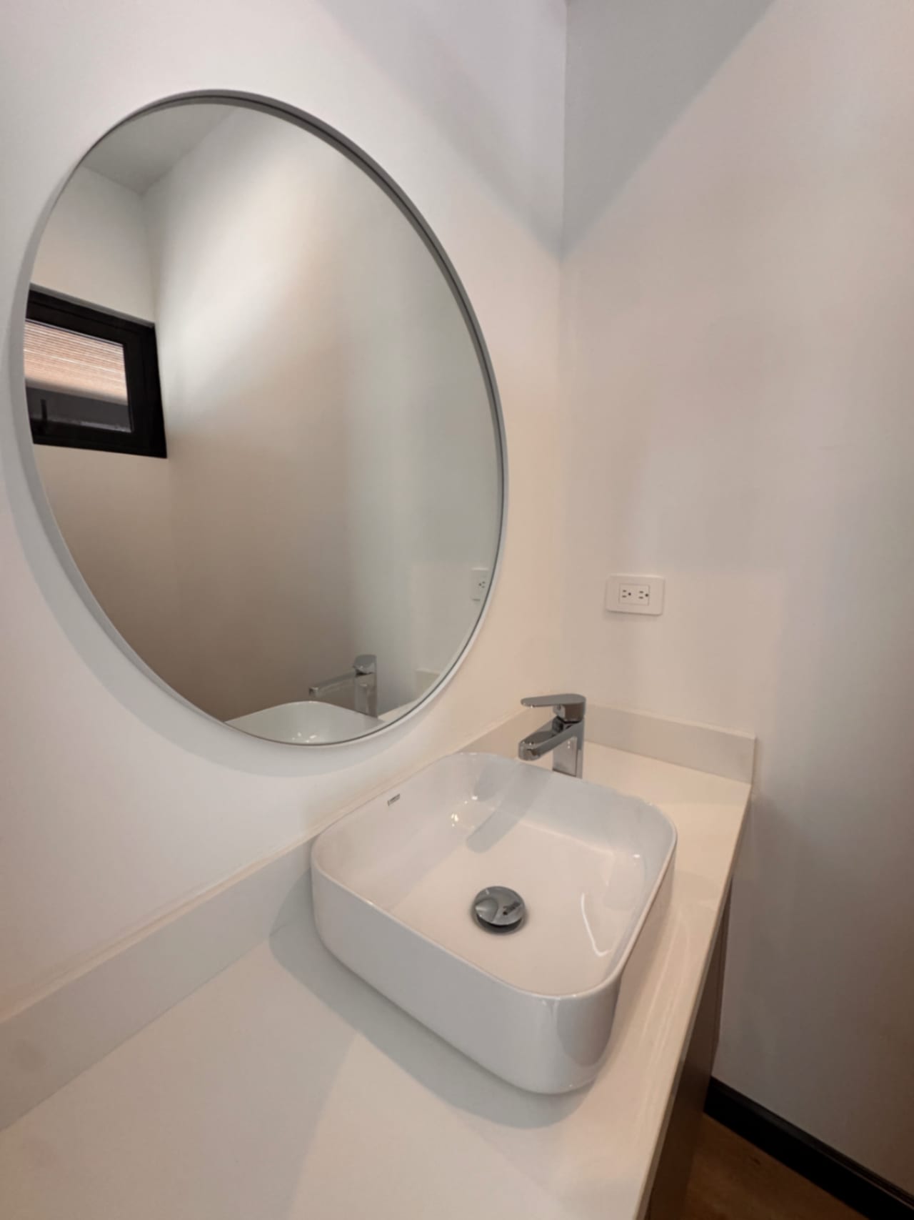 Casa en renta para estrenar en Lugana de San Isidro zona 16 — foto 17 de 17