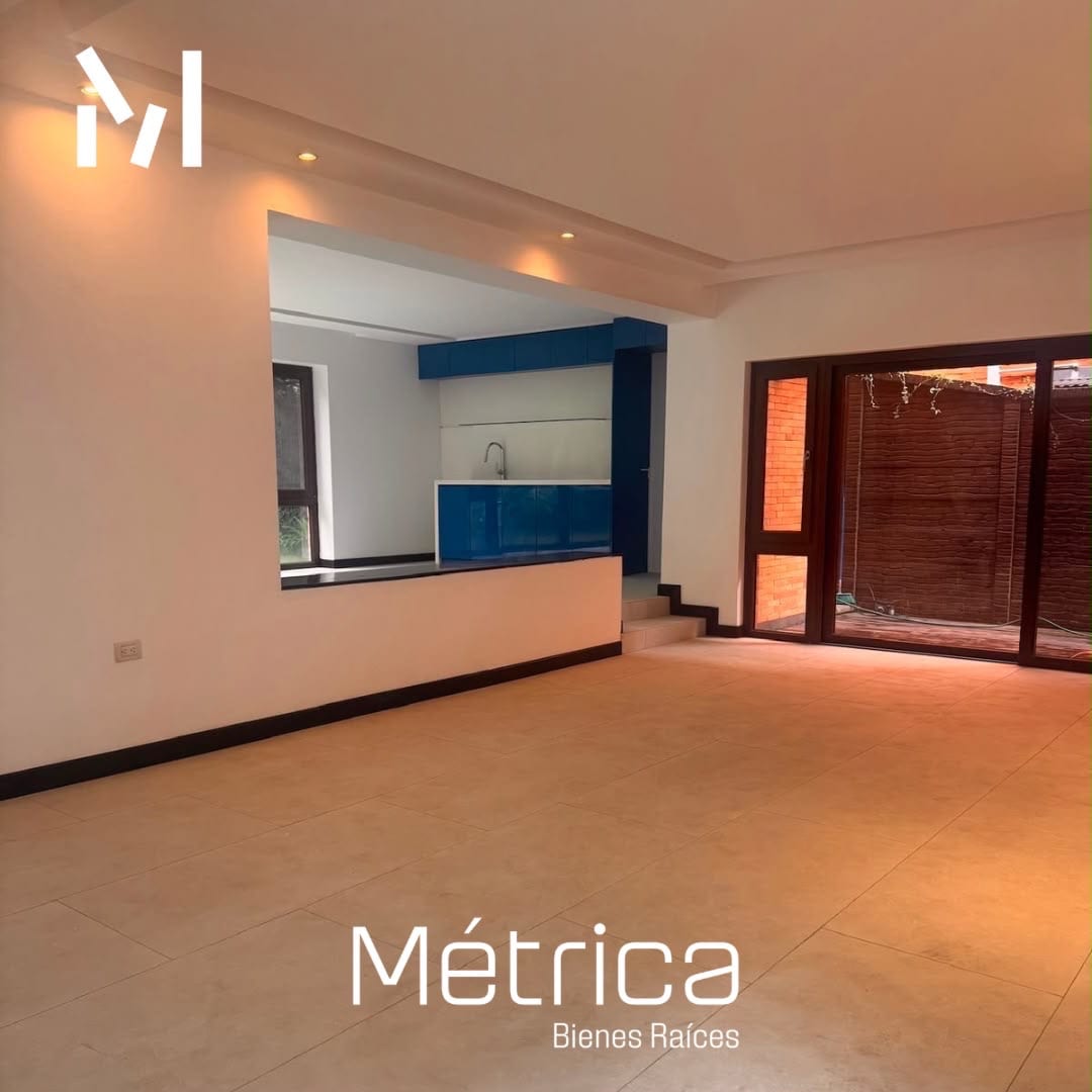 Casa en renta con remodelación Condominio La Joya zona 10 — foto 3 de 10