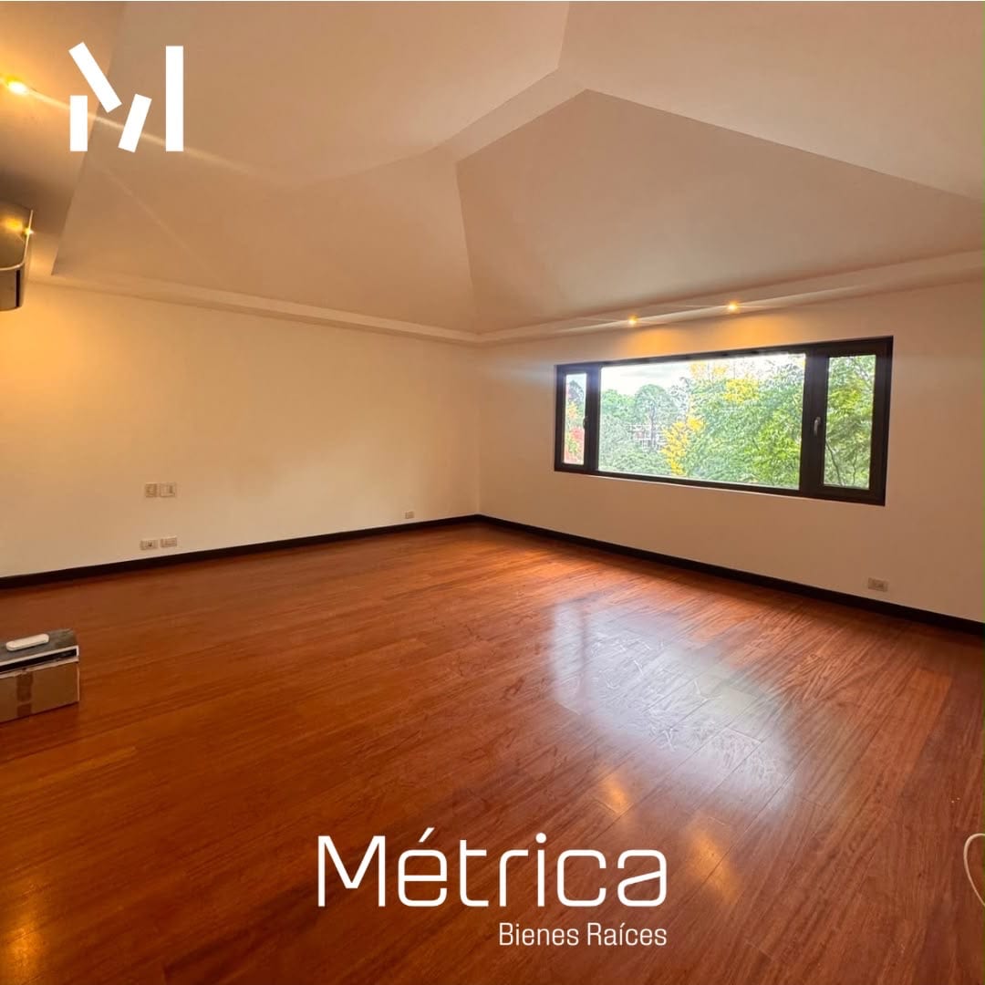 Casa en renta con remodelación Condominio La Joya zona 10 — foto 5 de 10